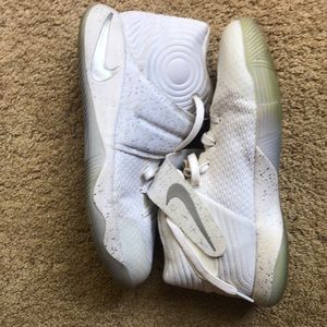 Kyrie 2s (Nike) kids basketball shoes!